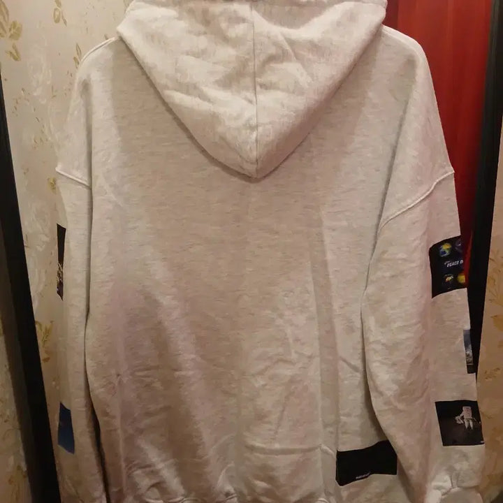 [BUNJANG] Off Club Space Graphic Hoodie Sweatshirt White / 7/54 피스 오프 클럽 스페이스그래픽_후드 스웨트셔츠 화이트