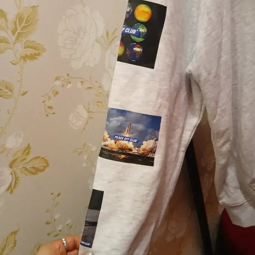 [BUNJANG] Off Club Space Graphic Hoodie Sweatshirt White / 7/54 피스 오프 클럽 스페이스그래픽_후드 스웨트셔츠 화이트