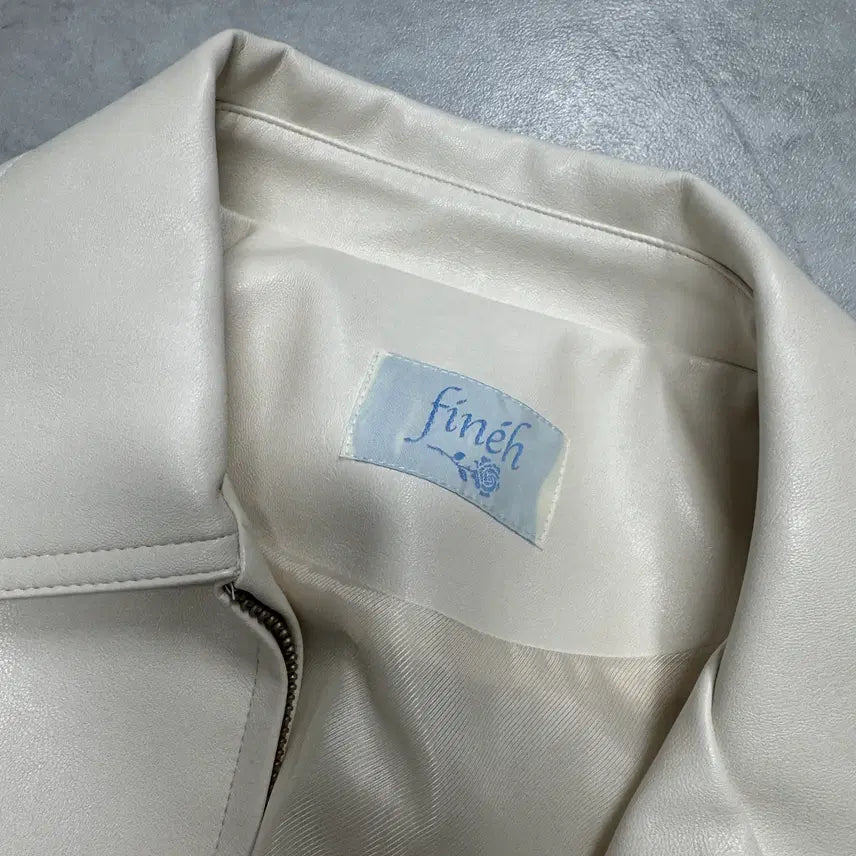 [BUNJANG] Finch Unused T-Shirt / F 피네 finch 미사용