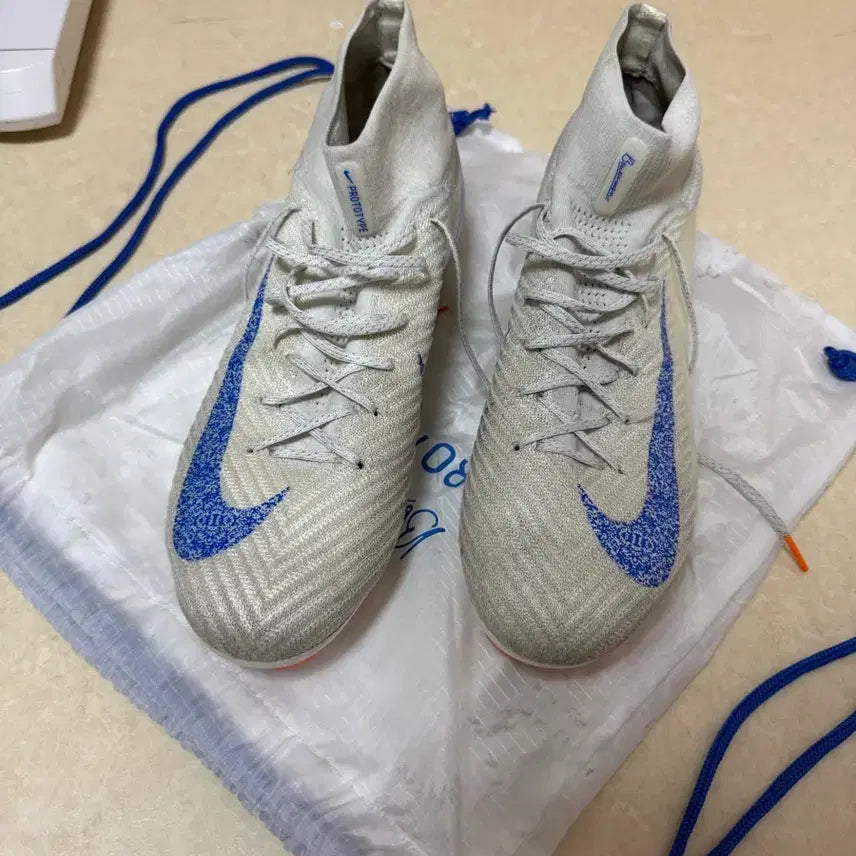 [BUNJANG] Nike Prototype FG Football Boots - White/Blue / 나이키 Prototype 축구화 흰파 + 더스트백