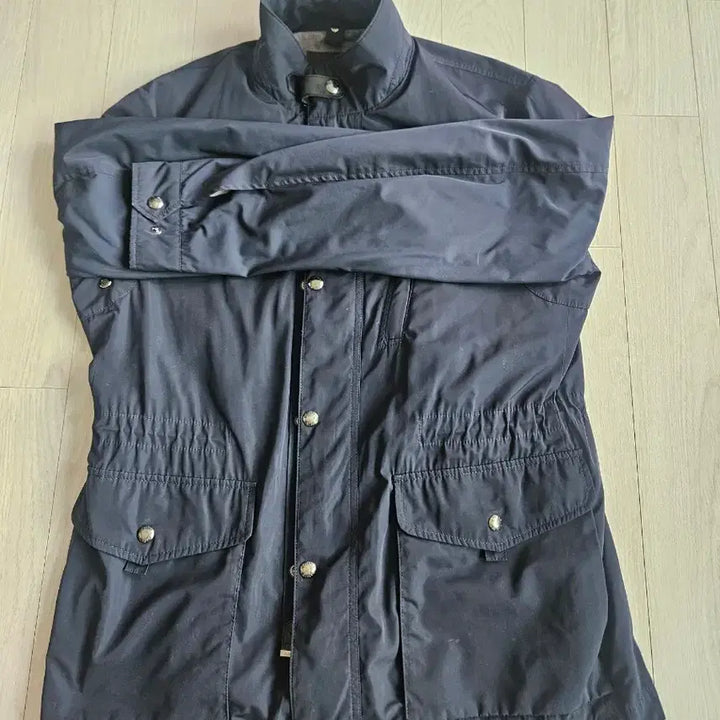 [BUNJANG] Maestro Classic Italian Field Jacket Navy / 마에스트로 클래식 이태리 야상 자켓 네이비 색상이에요사진에서 보이는 것