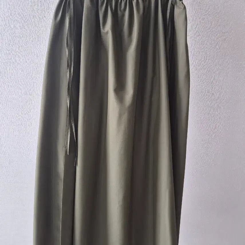 [BUNJANG] Uniqlo Khaki Long Skirt / 유니클로 카키 롱 스커트
