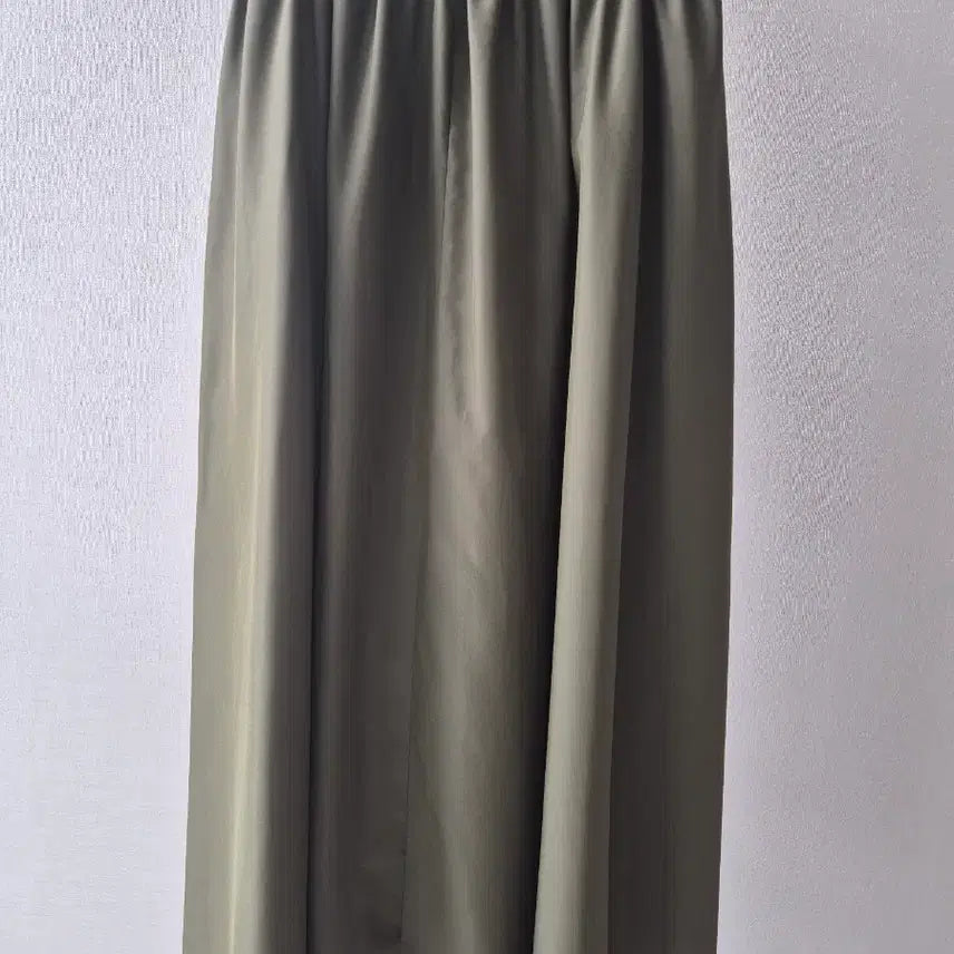 [BUNJANG] Uniqlo Khaki Long Skirt / 유니클로 카키 롱 스커트