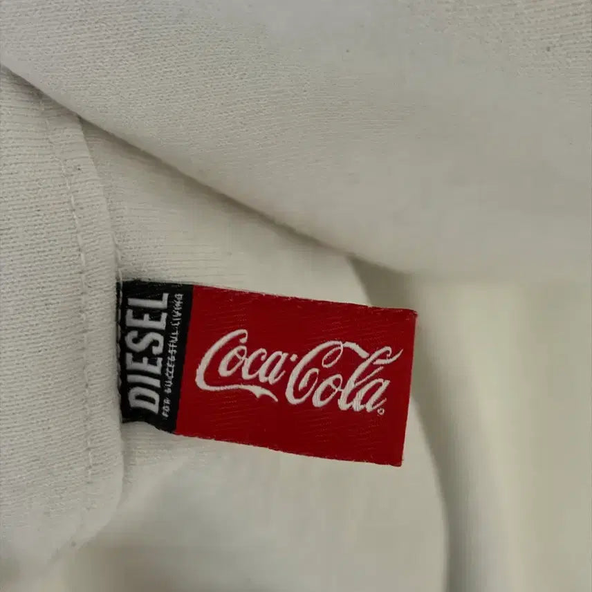 [BUNJANG] Diesel x Coca-Cola Collaboration White Hoodie / 디젤 코카콜라 콜라보 화이트 후드티