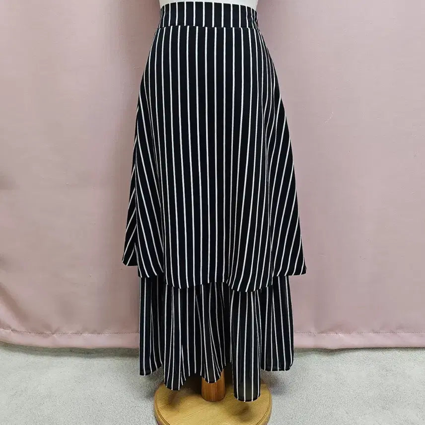 [BUNJANG] Buy Buy Seop Striped Tiered Long Skirt / 바이바이섭 스트라이프 캉캉 롱스커트