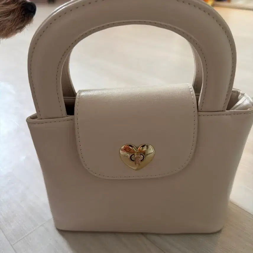 [BUNJANG] Ivory Heart Bucket Tote Bag / 아이보리 하트 버킷백 토트백
