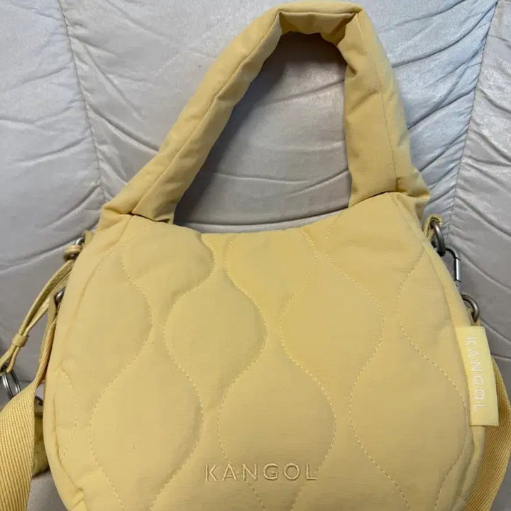 [BUNJANG] Kangol Quilted Pouch Bag Set Yellow / 캉골 퀼팅 숄더백 옐로우 , 캉골 복주머니 백 급처합니다