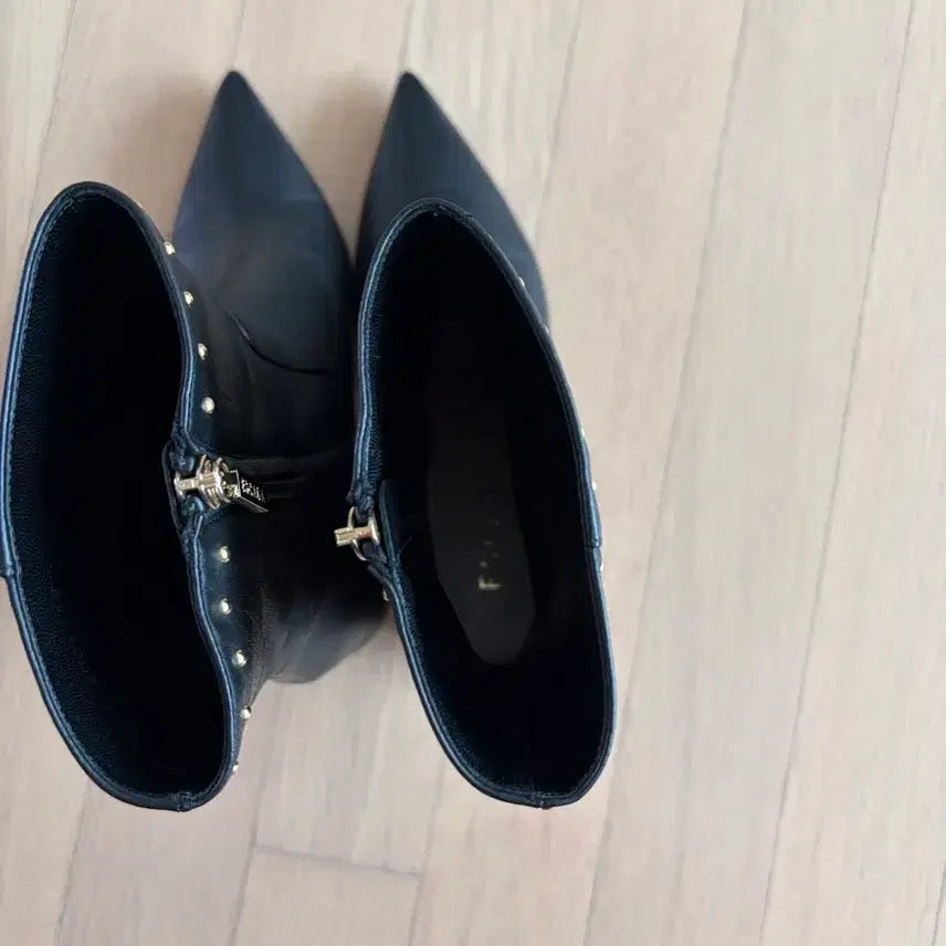 [BUNJANG] Escada Black Leather Ankle Boots / 에스카다 블랙 레더 앵클부츠