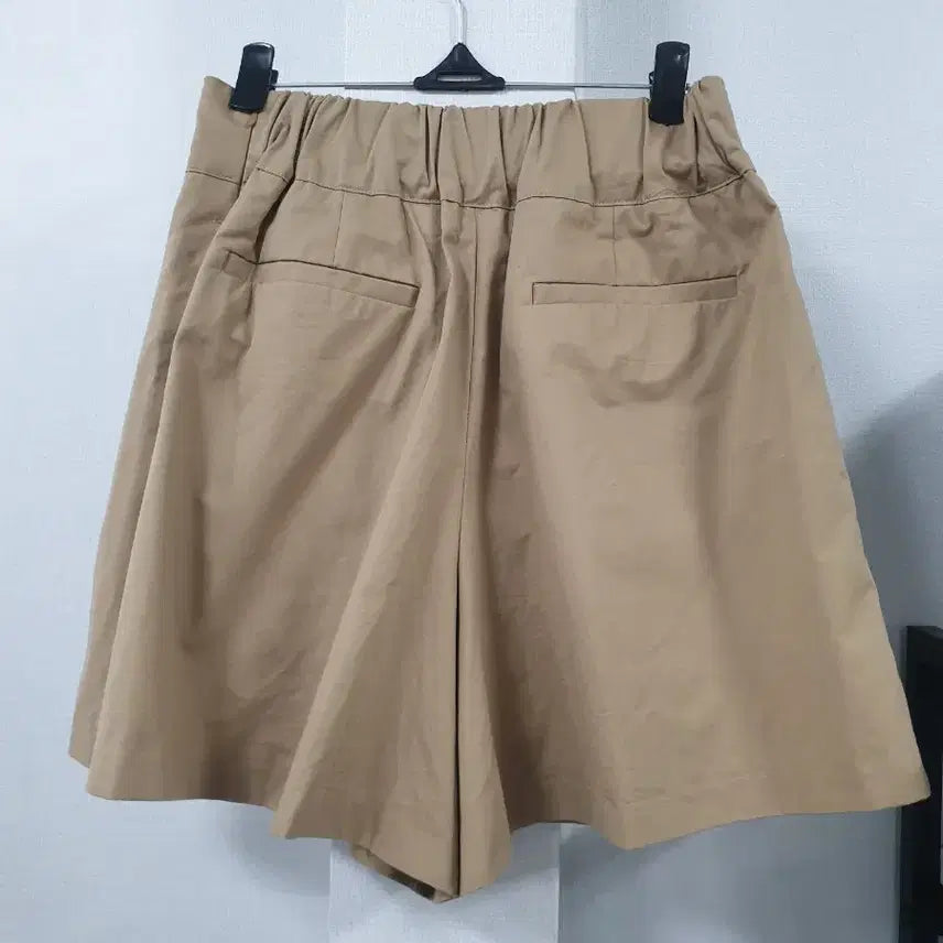 [BUNJANG] PRIVIE Beige Pleated Shorts / PRIVIE 베이지 플리츠 반바지