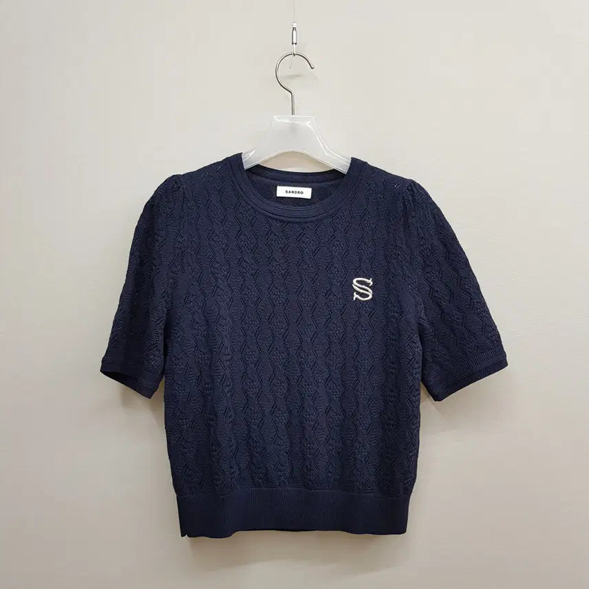 [BUNJANG] Sandro 2022 S Logo Point Short Sleeve Knit Top Size 38 / 산드로 2022 S로고 포인트 반팔 니트  38사이즈