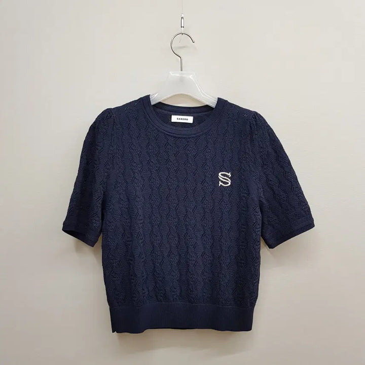 [BUNJANG] Sandro 2022 S Logo Point Short Sleeve Knit Top Size 38 / 산드로 2022 S로고 포인트 반팔 니트  38사이즈