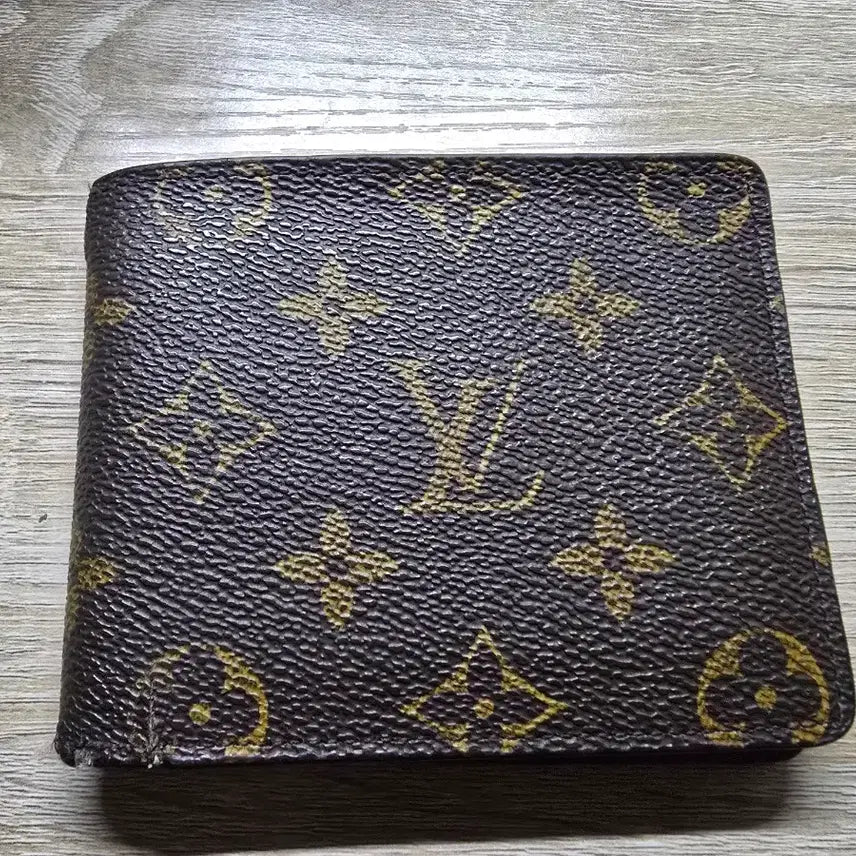 [BUNJANG] Leather Bifold Wallet / 지갑 판매합니다