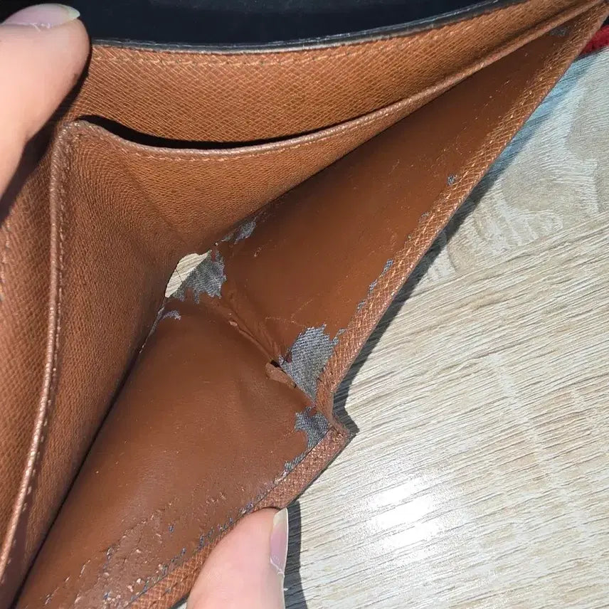 [BUNJANG] Leather Bifold Wallet / 지갑 판매합니다