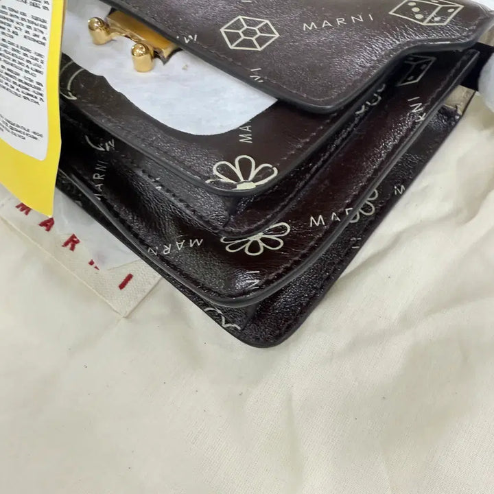 [BUNJANG] MARNI Mini Trunk Bag Crossbody Bag / 새 상품  MARNI 마르니 미니 트렁크백   / 크로스백 / 더스트백