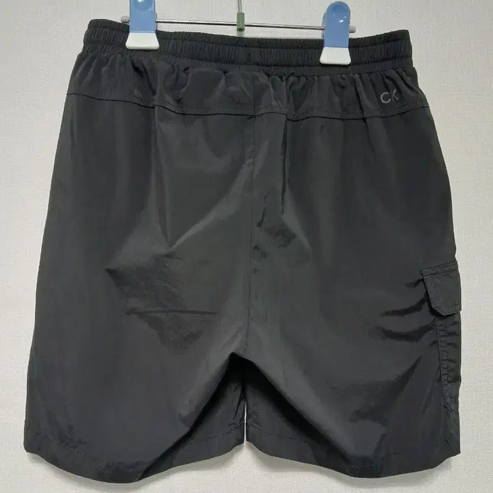 [BUNJANG] Calvin Klein Performance Black Shorts / 캘빈클라인 퍼포먼스 블랙 반바지