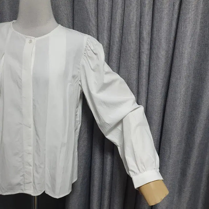 [BUNJANG] Pinched White Cool Blouse / 핀턱 화이트 쿨 블라우스