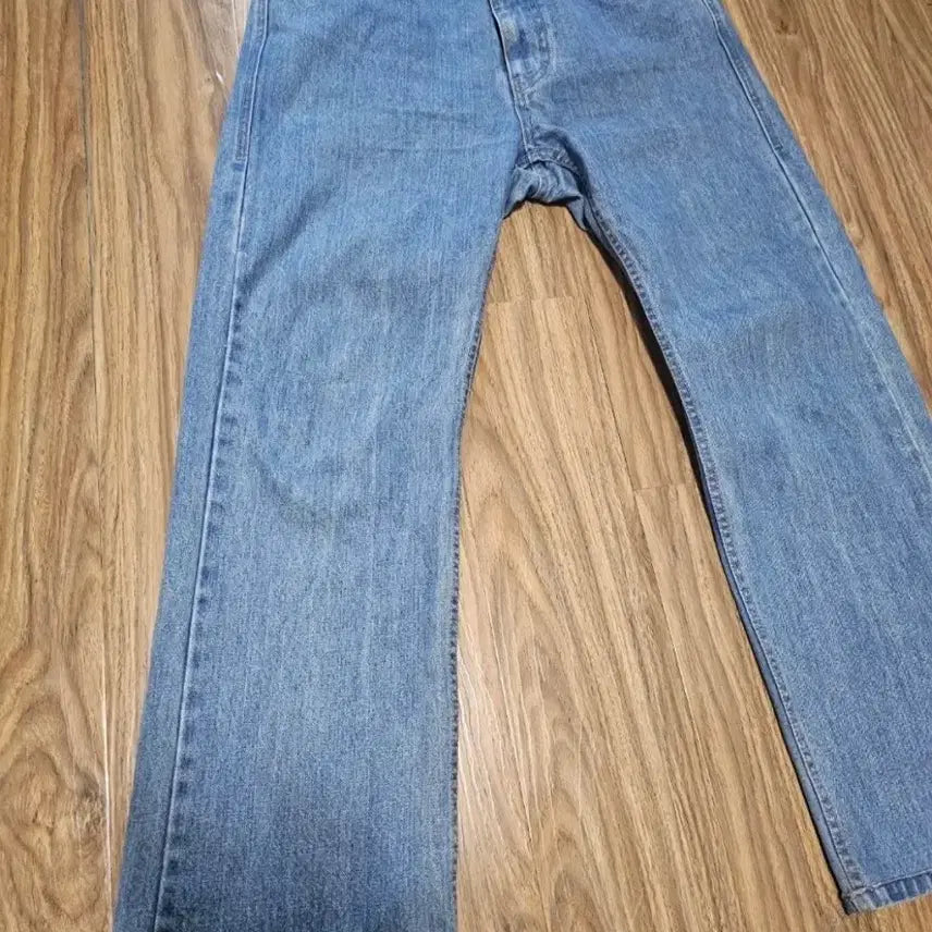 [BUNJANG] Wooyoungmi Wide Fit Light Wash Denim Jeans / 우영미  청바지