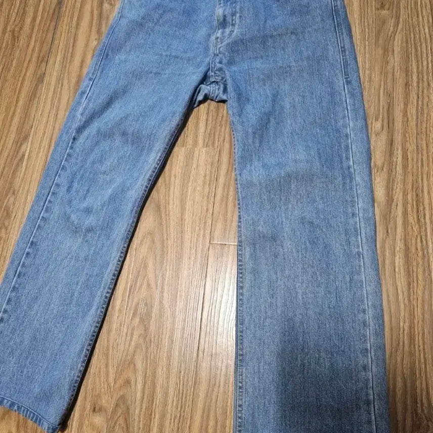 [BUNJANG] Wooyoungmi Wide Fit Light Wash Denim Jeans / 우영미  청바지