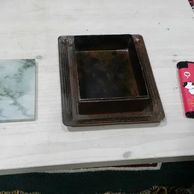 [BUNJANG] Vintage Brass or Lead Ashtray / 무진장 오래된 동 혹은 납 재떨이