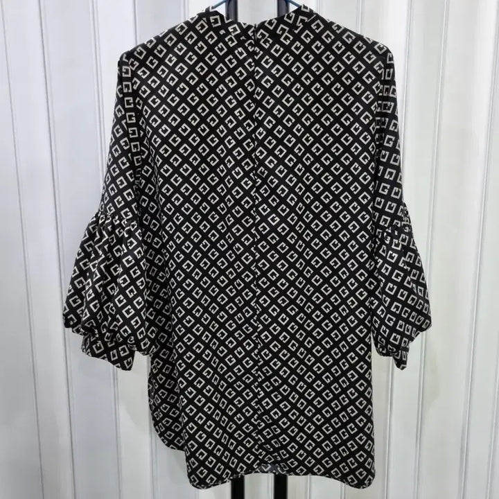 [BUNJANG] Patterned Blouse Shirt - Black / 패턴 블라우스 셔츠 블랙