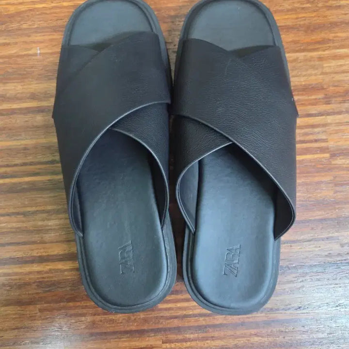 [BUNJANG] Zara X Strap Leather Slippers / 자라 엑스 스트랩 가죽 슬리퍼 44 285