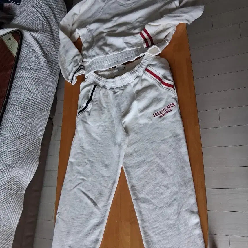 [BUNJANG] Tommy Hilfiger Ivory Training Suit Set / 타미힐피거 트레이닝복 세트 아이보리