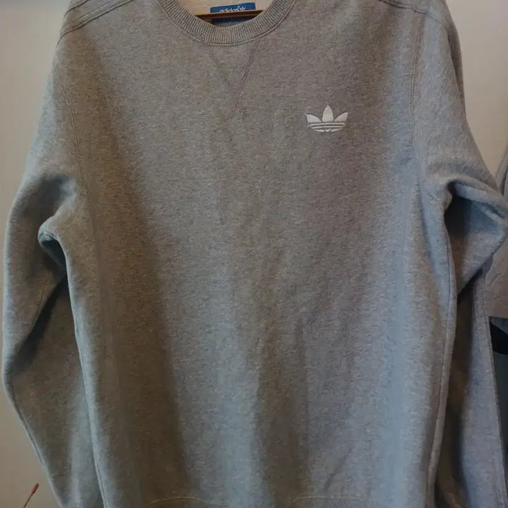 [BUNJANG] Adidas Grey Sweatshirt T-Shirt Size 100 / 아디다스 회색 맨투맨 티셔츠 100