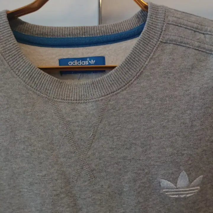 [BUNJANG] Adidas Grey Sweatshirt T-Shirt Size 100 / 아디다스 회색 맨투맨 티셔츠 100