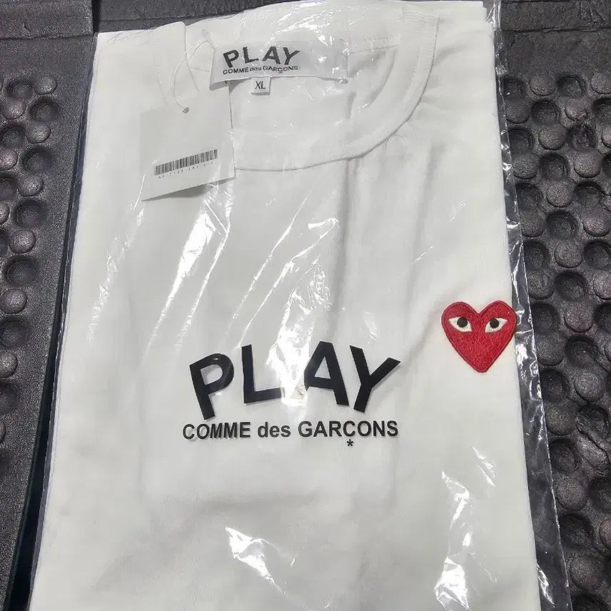 [BUNJANG] Comme des Garçons PLAY White T-shirt XL / 꼼데가르송 플레이 흰색 반팔티 XL