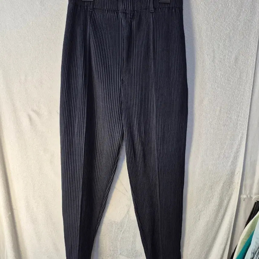 [SOLD OUT] F 플리츠미 주름 바지 네이비