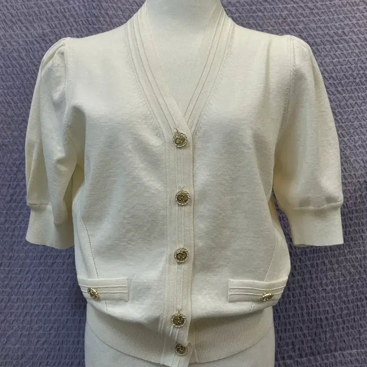 [BUNJANG] RE STUDIO V-Neck Short-Sleeve Knit Cardigan Ivory / 한섬 RE STUDIO 브이넥 반팔 니트 가디건 아이보리 새옷급