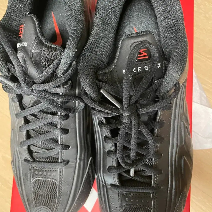 [BUNJANG] Nike Shox R4 Black 285 / (W) 나이키 샥스 R4 블랙 285