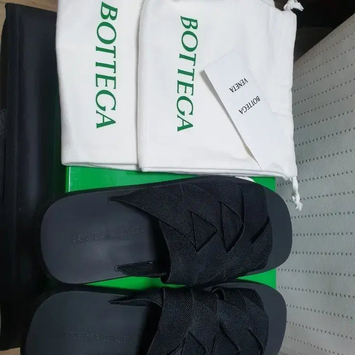 [BUNJANG] Bottega Veneta Slippers Size 41 / 보테가 베네타 슬리퍼