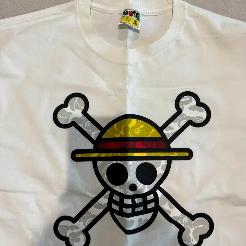 [SOLD OUT] 베이프 x 원피스 한정판 반팔티셔츠