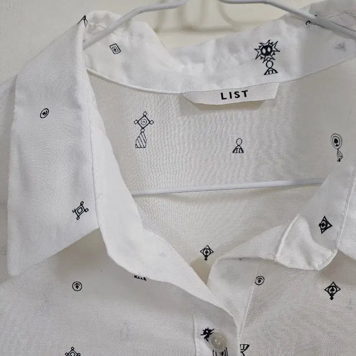 [SOLD OUT] 리스트 패치 블라우스