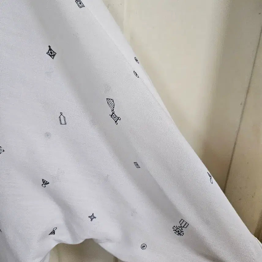 [SOLD OUT] 리스트 패치 블라우스