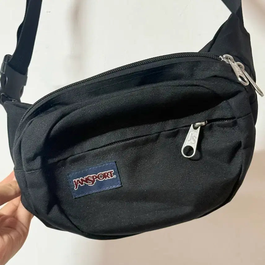 [BUNJANG] JanSport Black Hip Pack Sling Bag / 잔스포츠 블랙 힙색 슬링백