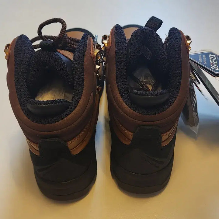 [BUNJANG] Kolon Sport 50th Anniversary Hiking Boots 2744 / 코오롱스포츠 2744 50주년 기념 등산화