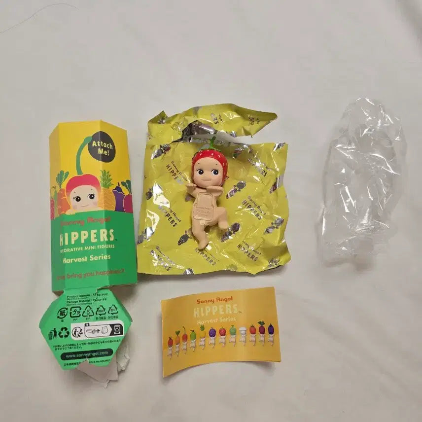 [BUNJANG] Sonny Angel Hyper Fruit Series Strawberry x IVE Rei Phone Charm / 소니엔젤 히퍼 과일 시리즈 딸기 새상품 아이브 레이 휴대폰