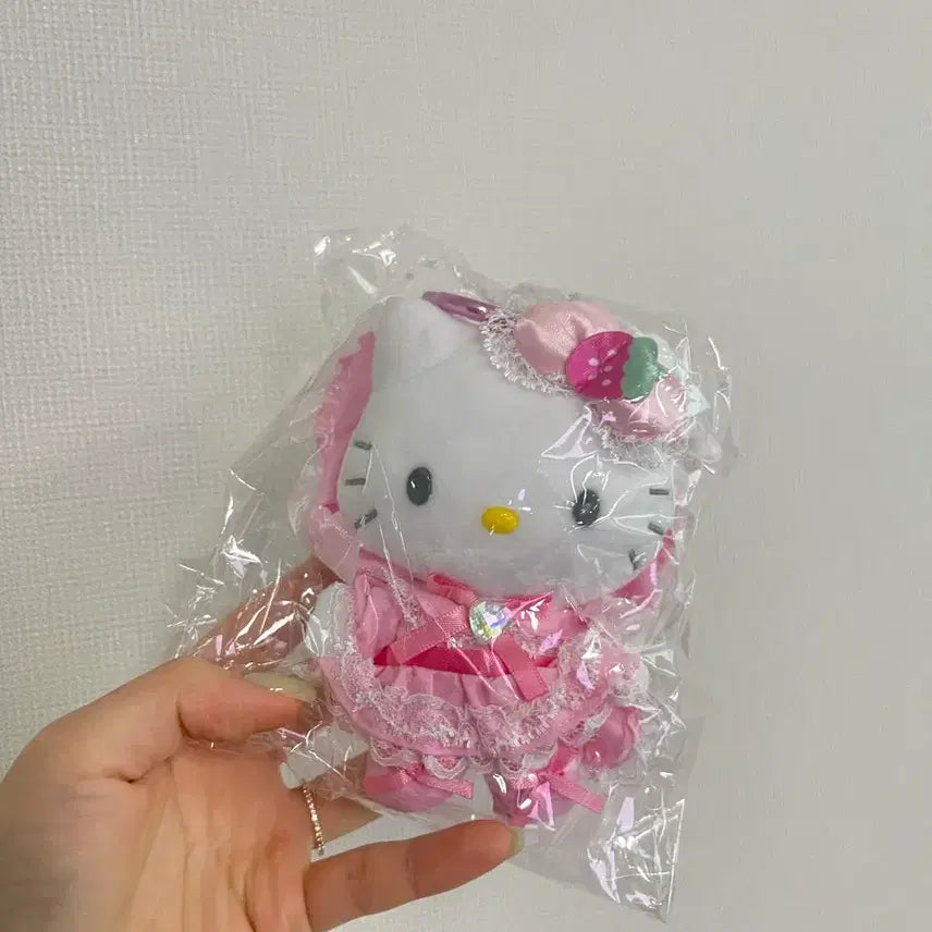[BUNJANG] Sanrio Hello Kitty Lovely Frill Pink Mascot Plush Keychain / (새상품) 산리오 헬로키티 러블리프릴 핑크 마스코트 인형키링