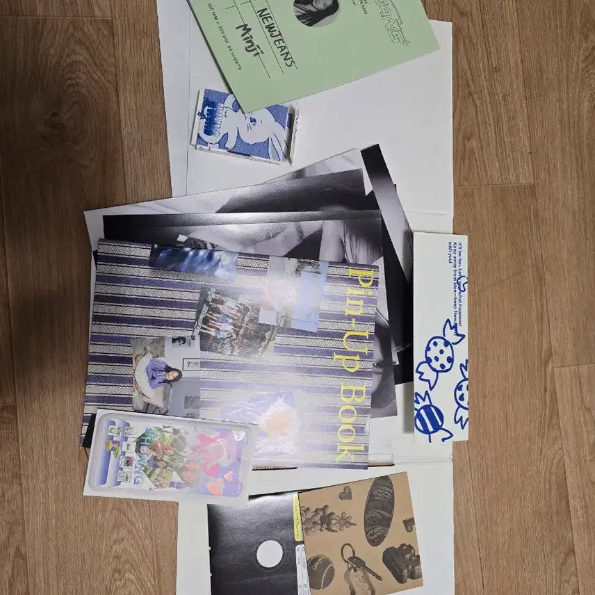 [BUNJANG] New Jeans Minji Bluebook &amp; Photocard Set / 뉴진스 New Jeans Minji 민지 블루북 및 포카