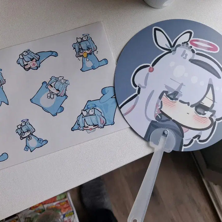 [BUNJANG] Blue Archive Piki Choyoung Arona Double-Sided Fan / 블루아카이브 피키초양 작가님 날다람쥐 아로나 스티커/아로프라 양면 부채