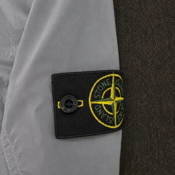 [BUNJANG] Stone Island Nylon Metal Overshirt M / 스톤아일랜드 나일론메탈 오버셔츠 19ss 펄그레이