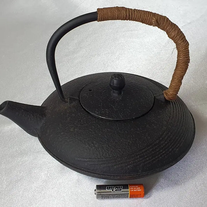 [BUNJANG] Antique Cast Iron Teapot Southern Ironware Style / 엔틱 무쇠 주전자 / 남부철기 스타일 (1300g 묵직한 무게)