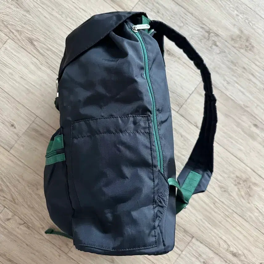 [BUNJANG] Lesportsac Navy &amp; Green Color Block Nylon Backpack / 레스포삭 여성백팩
