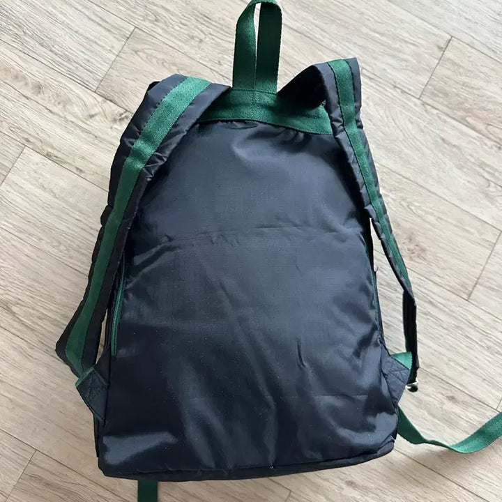 [BUNJANG] Lesportsac Navy &amp; Green Color Block Nylon Backpack / 레스포삭 여성백팩