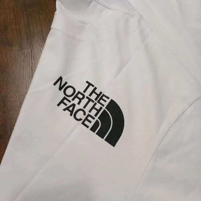 [BUNJANG] The North Face White Logo Short Sleeve T-Shirt Size 105 / 노스페이스 화이트 로고 반팔 티셔츠