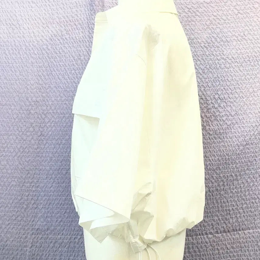 [BUNJANG] TIME (by Hanseum) White Cropped Short-Sleeve Blouse (New Condition) / 24년한섬 TIME 타임 크롭 셔츠 반팔 블라우스 화이트 새옷급