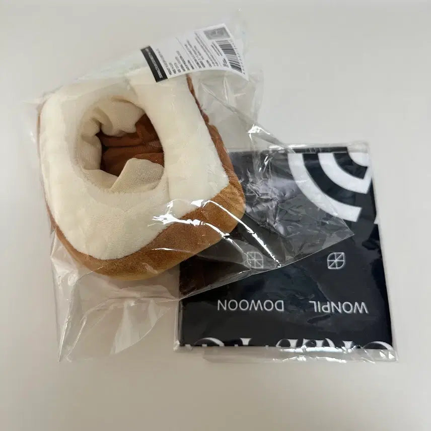 [SOLD OUT] 데이식스 데멀 대전 식빵 + 포영 반다나