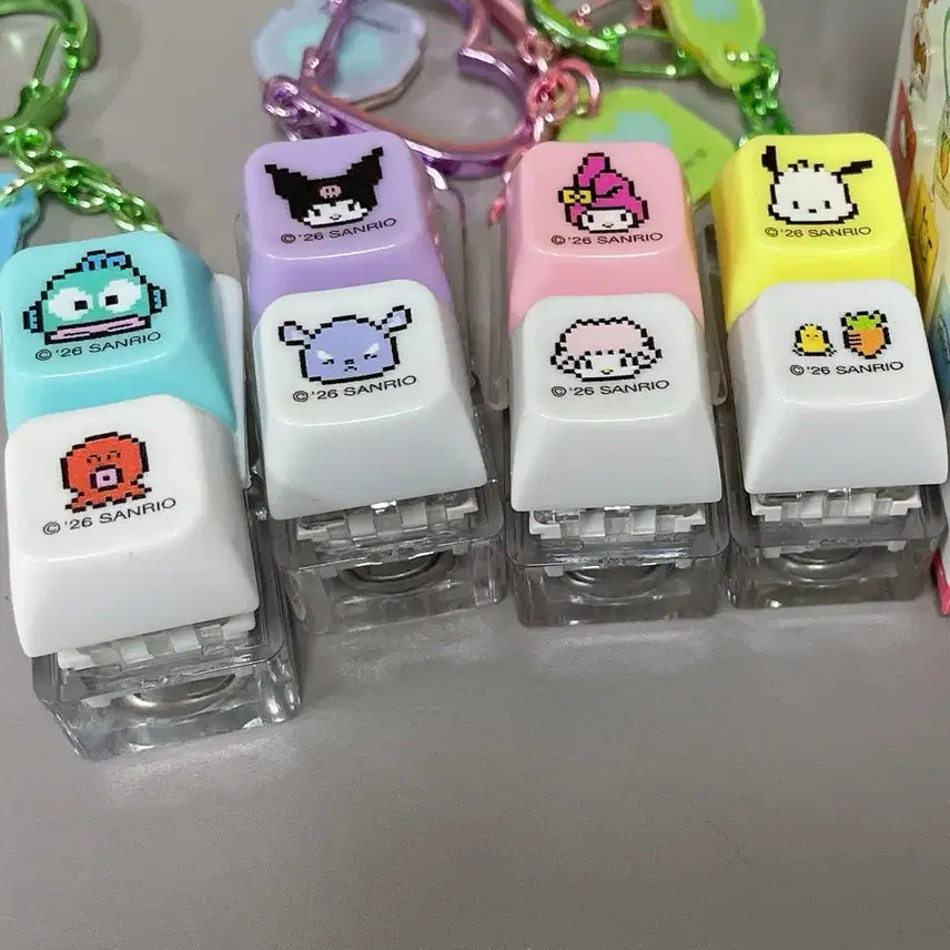 [BUNJANG] Sanrio Keycap Keyring Clicker / 산리오 키캡 키링 클리커